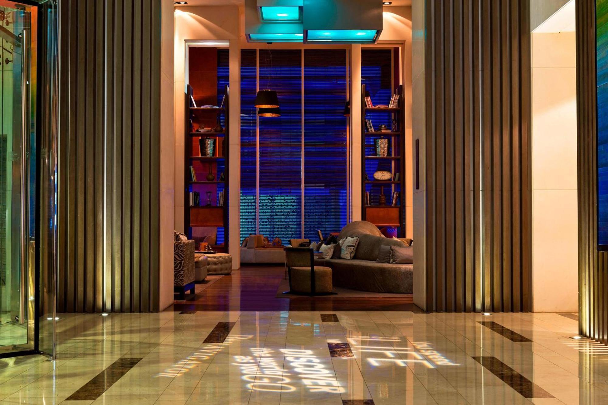 Renaissance Santiago Hotel Esterno foto